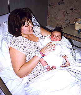 momand baby.jpg (11597 bytes)